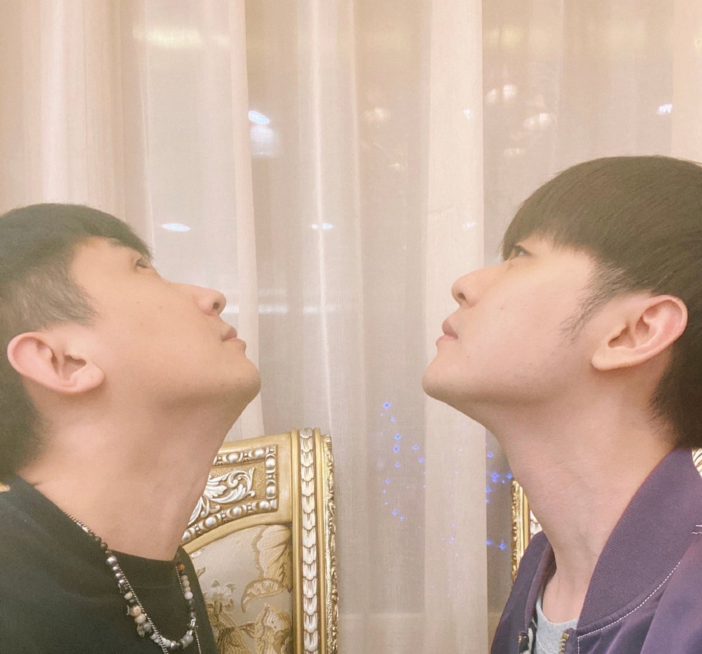 张云雷和尚九熙比下颚线,那么约好的逛街还有吗#小辫儿张云雷
