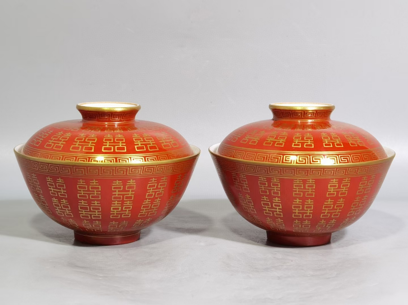 同治大婚用瓷矾红描金喜字盖碗一对