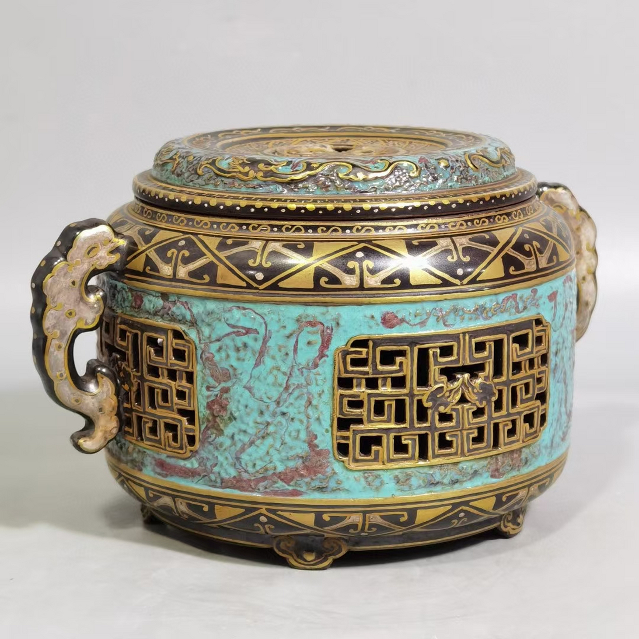 清中期古铜釉镂空刻花双耳熏香炉