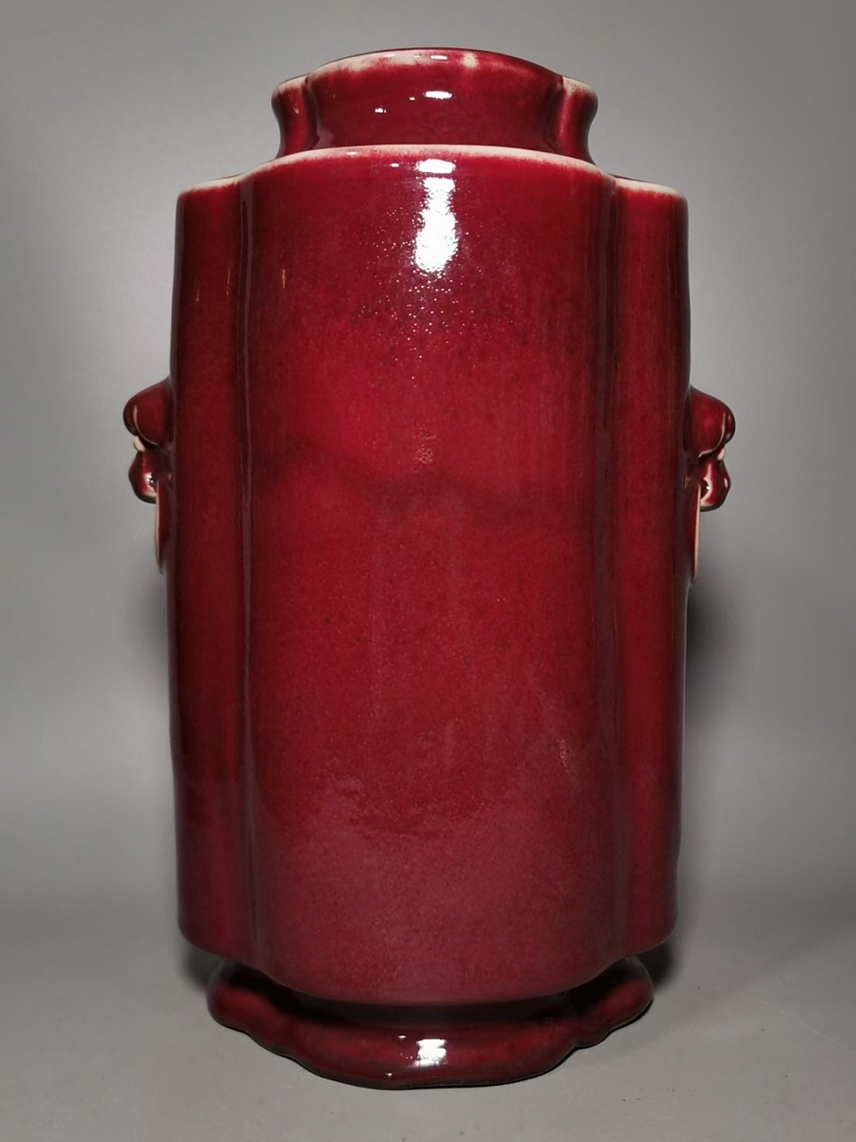 清中期琅红釉兽耳海棠口赏瓶