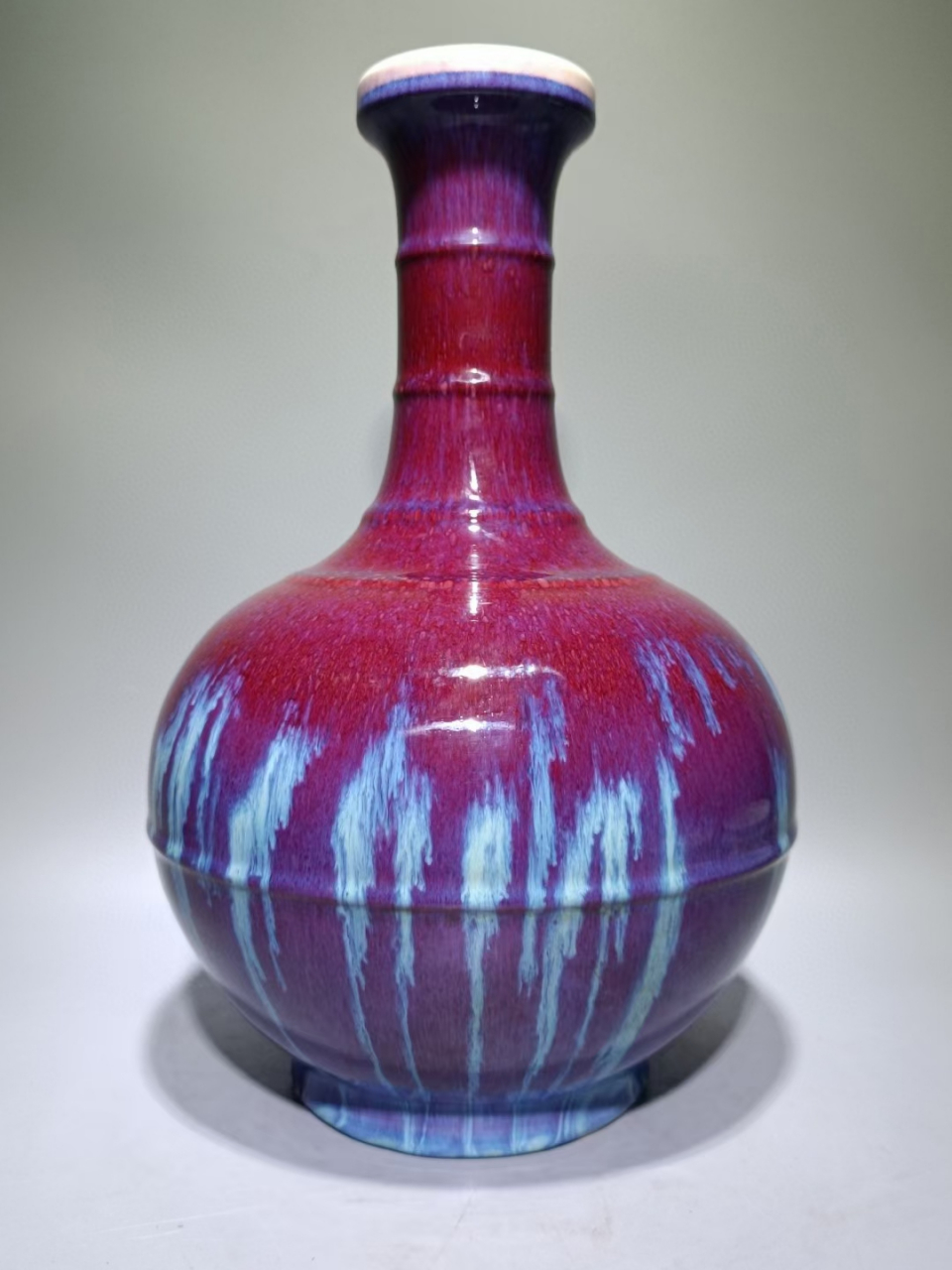 清早期窑变釉天球瓶