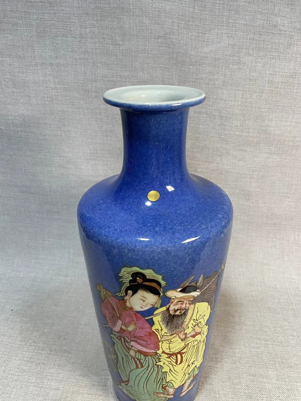 清早期洒蓝釉粉彩描金人物故事棒槌瓶