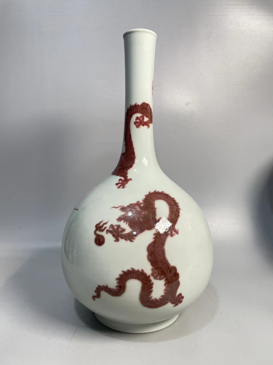 清早期釉里红鱼化龙纹胆瓶