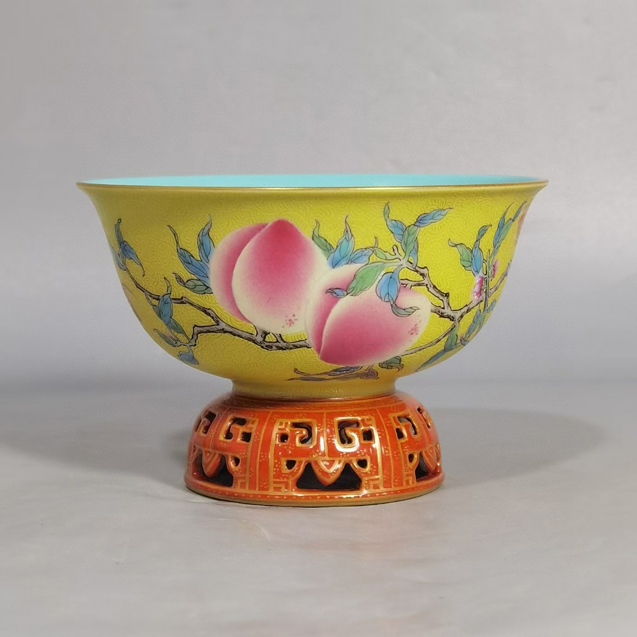 清中期黄釉珐琅彩轧道九桃供碗一对