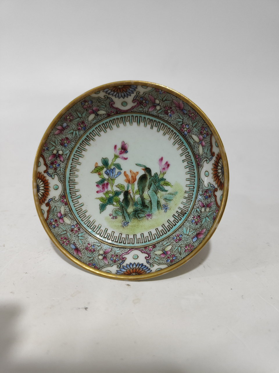 清中期粉彩描金花鸟高足供盘
