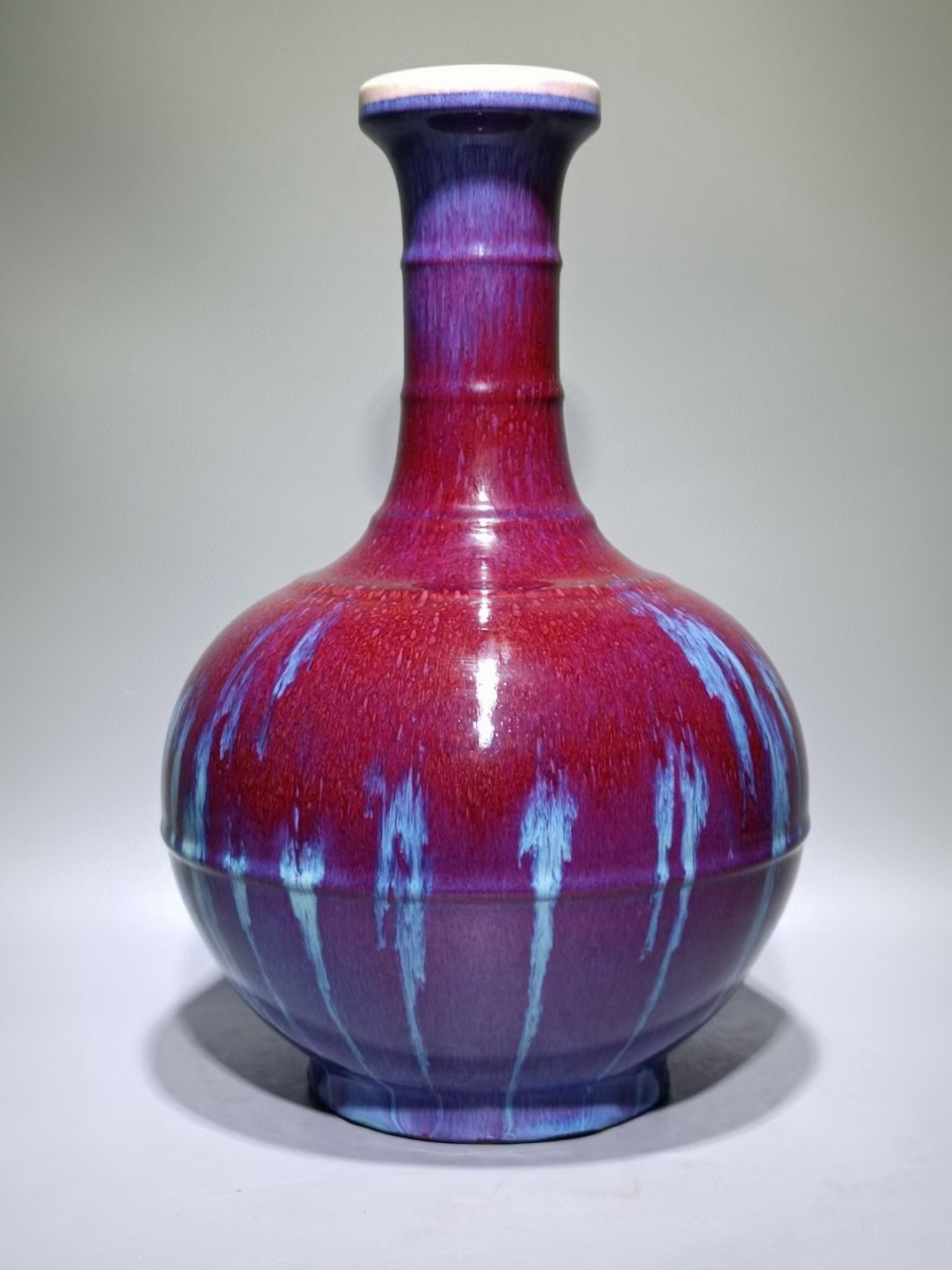 清早期窑变釉天球瓶