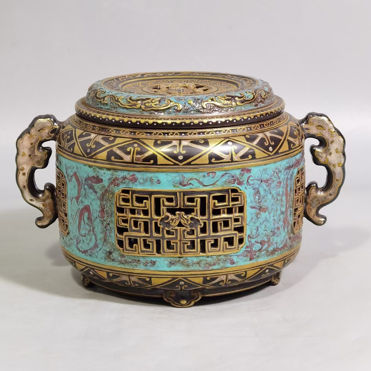 清中期古铜釉镂空刻花双耳熏香炉