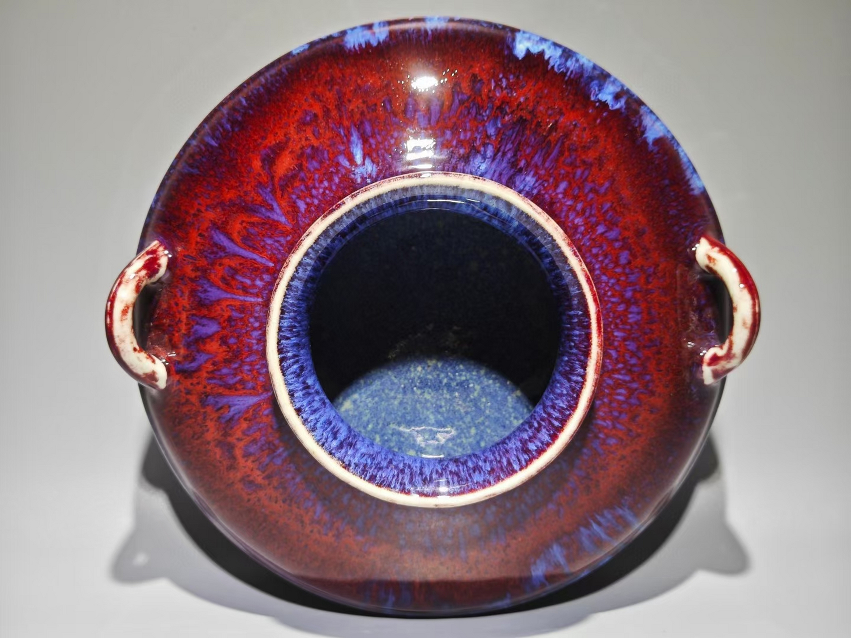 清中期琅红釉窑变双耳鱼篓尊