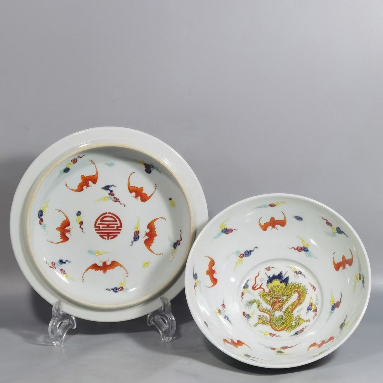 清早期云龙五福捧寿纹镂空描金方钮折腰盖碗