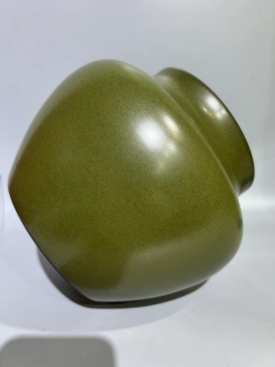 清中期茶叶末釉罐