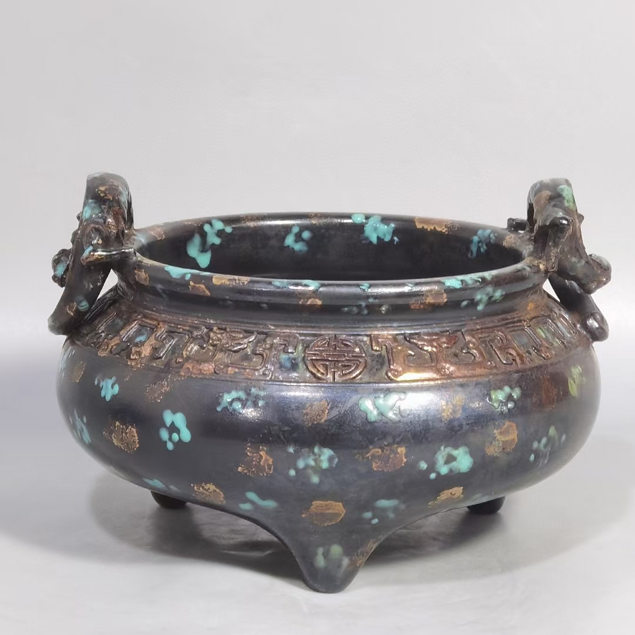 清中期古铜釉描金刻花夔龙纹双耳香炉