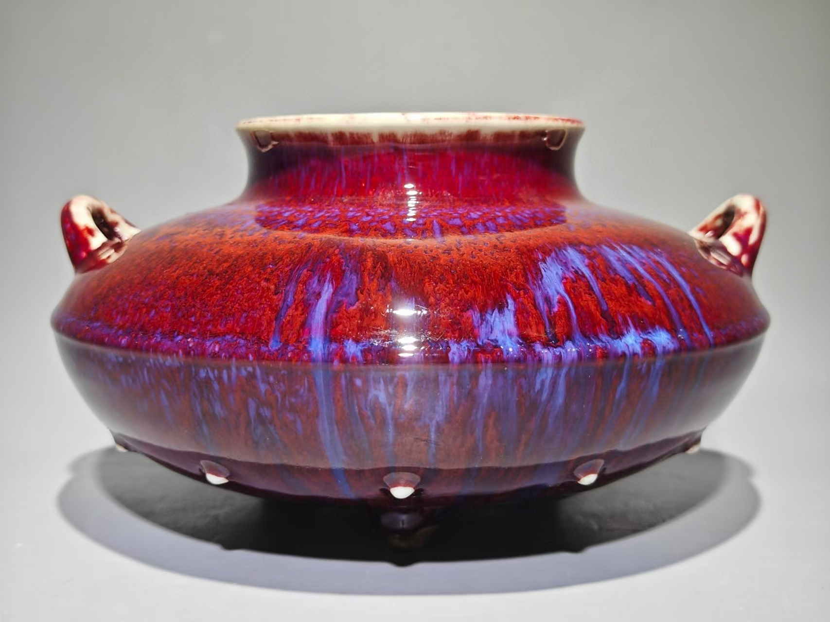 清中期琅红釉窑变双耳鱼篓尊