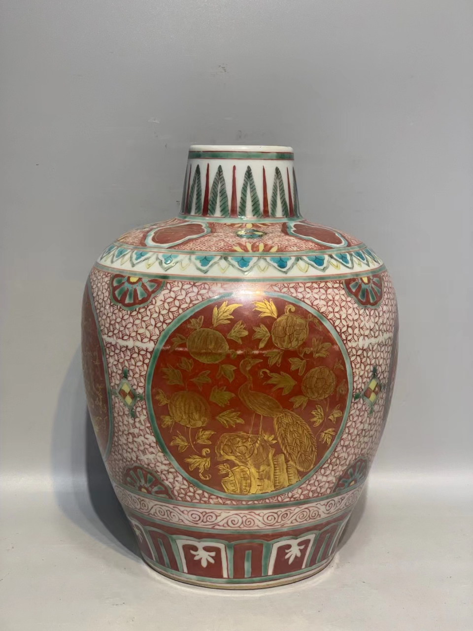 明晚期矾红五彩描金开窗花鸟罐