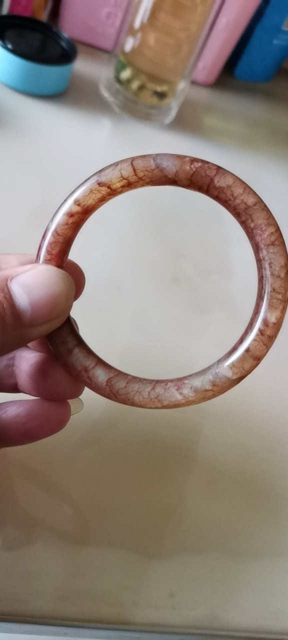 清朝血玉手镯能值多少钱?