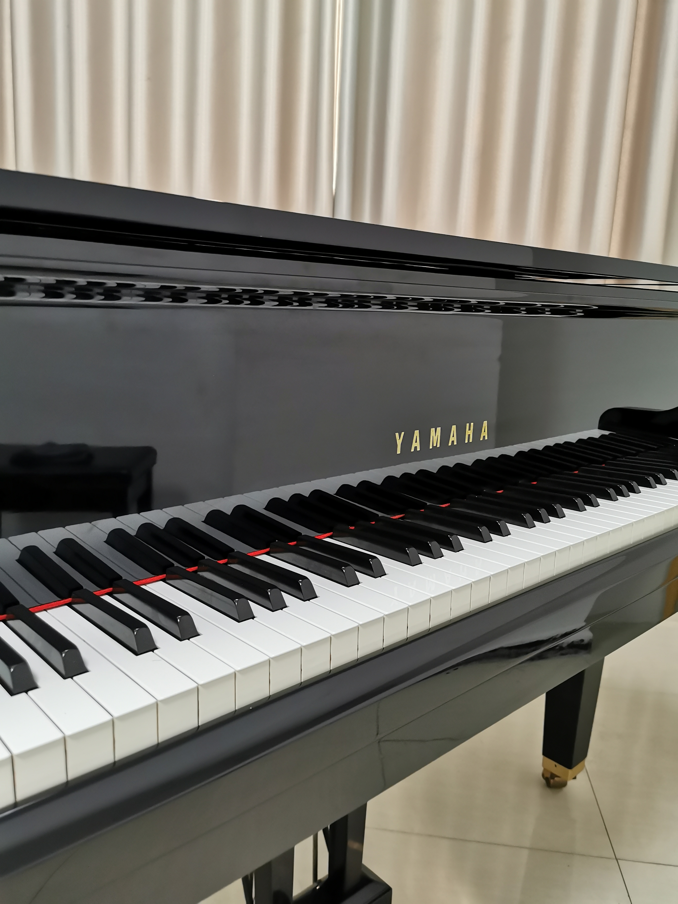 海口买钢琴立省5万买准新雅马哈三角钢琴gb1k