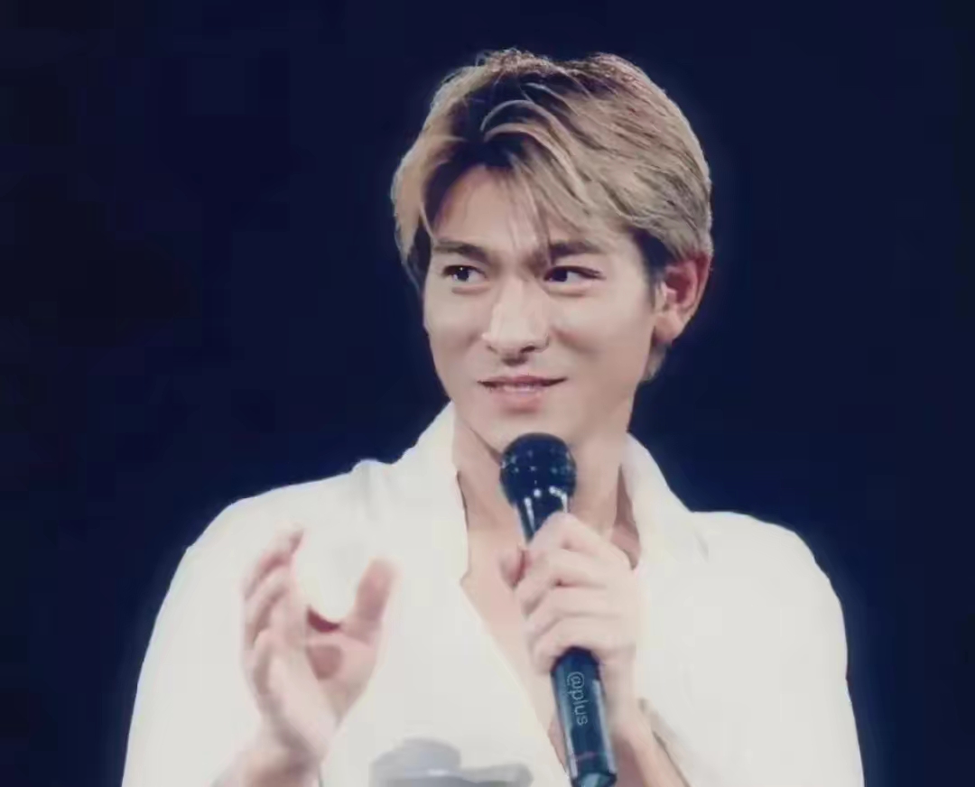 刘德华都"白发苍苍"了,但63岁不染发的他依然帅到掉渣!