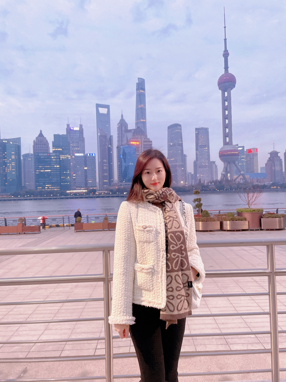 偶尔到处旅游走走看看,仪态端庄秀丽的女生#上海