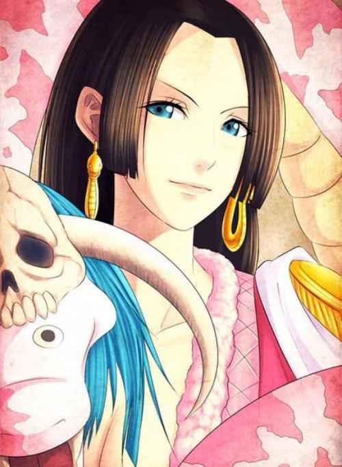 女帝小时候被人放的贩卖到玛丽乔亚,一直呆在天龙人