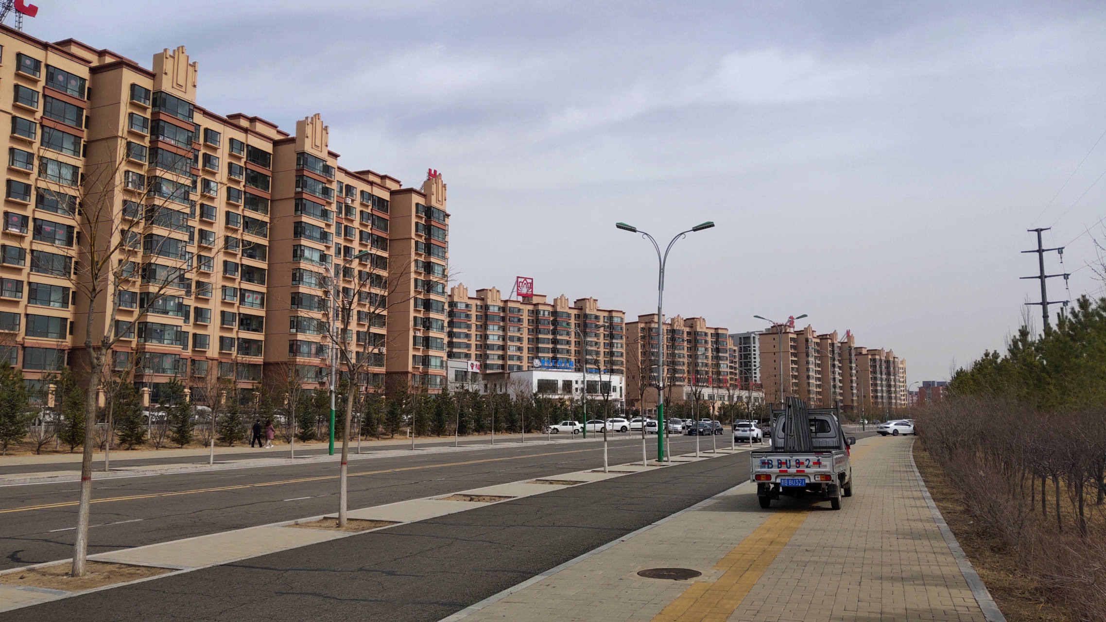 天镇县的城市建设整体环境还行,小县城有高铁直达北京.