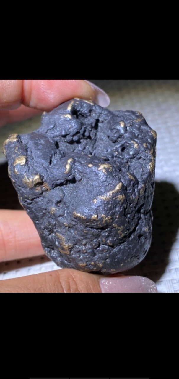 新疆沙漠陨铜,俗称狗头铜陨石,原石