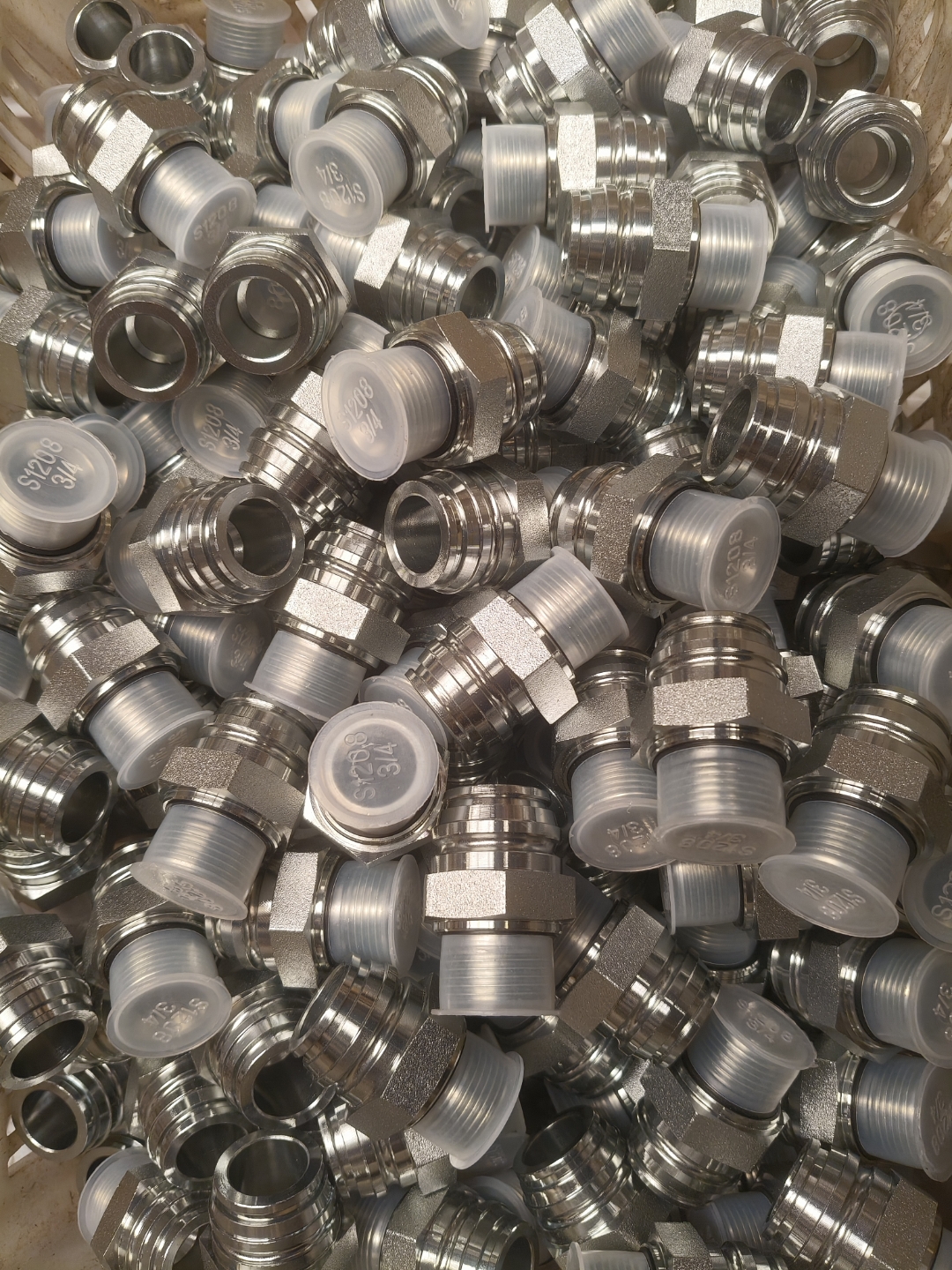 伊顿永华液压过渡接头#液压接头的日常# #工程机械