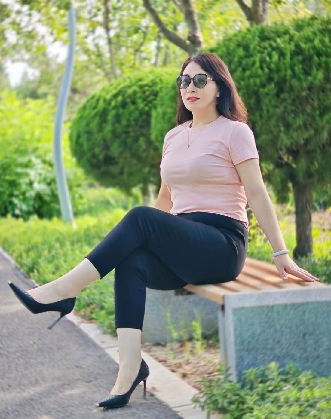 哈哈,谁说岁月不饶人,大姐自有妙计,把每一天都过成诗!