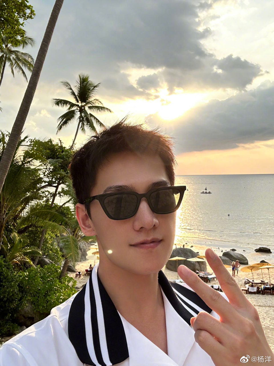 杨洋王楚然恋情曝光#  杨洋王楚然俊男美女是真的很喜欢比耶7015