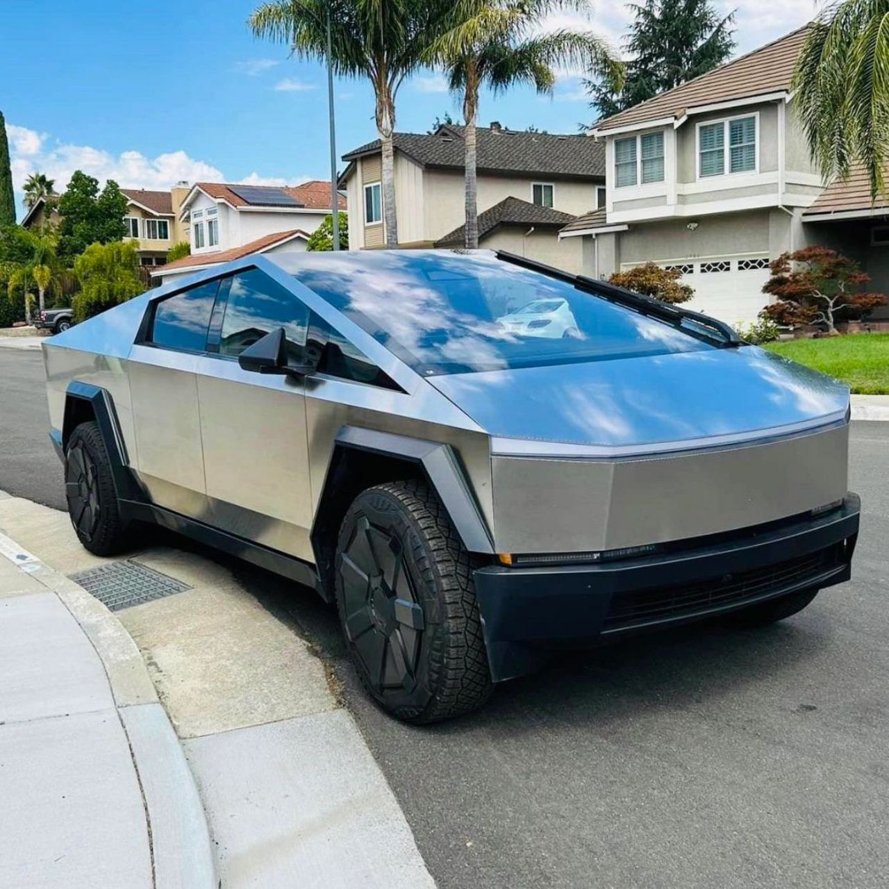 特斯拉icon赛博皮卡cybertruckicon交付在即, 先来一波靓图过过眼瘾!