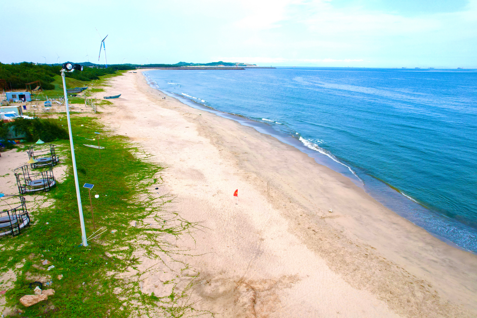 大家好,我最近来到了一个超震撼的海上孤岛!