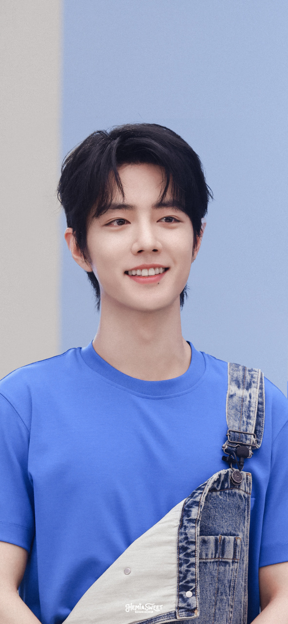 清爽蓝色肖战~ 今晚的快乐都是你给的,晚安好梦!@肖战 [比心]