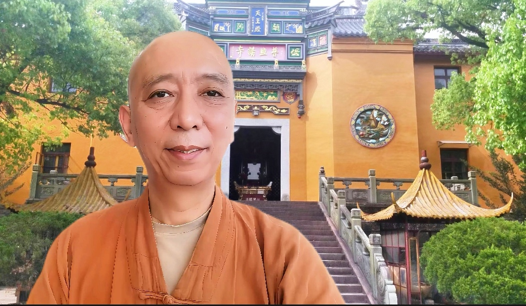淤泥滋养其茎,却不见半分沾染;清水濯洗其叶,亦不留丝毫痕迹