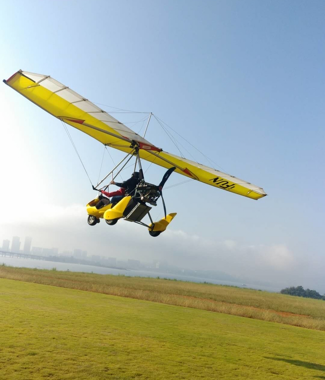 7月8日晚,一架动力三角翼飞机在内蒙古呼伦贝尔市新巴尔虎左旗坠落