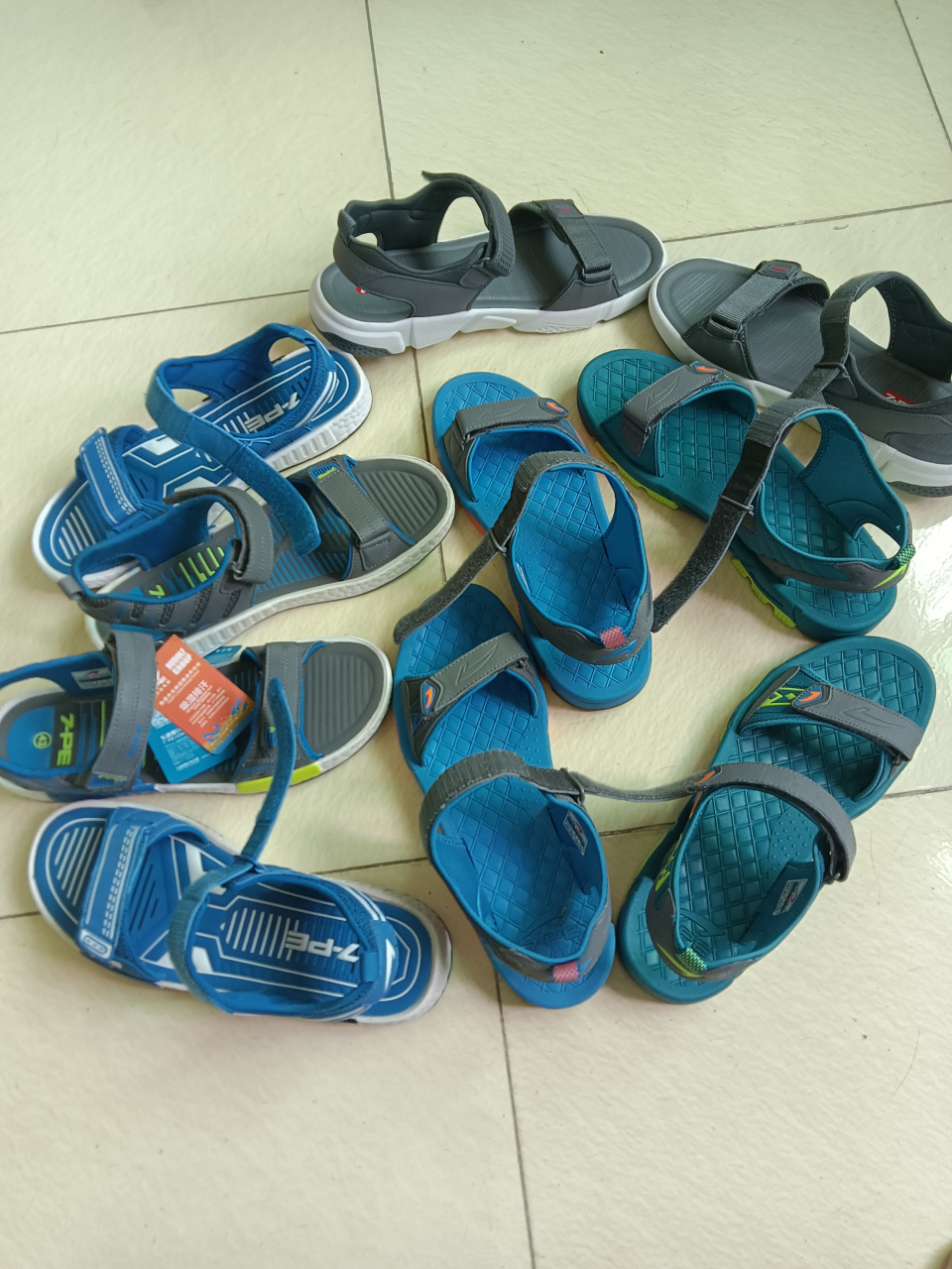 七波辉凉鞋 好像也不是很多,七波辉凉鞋