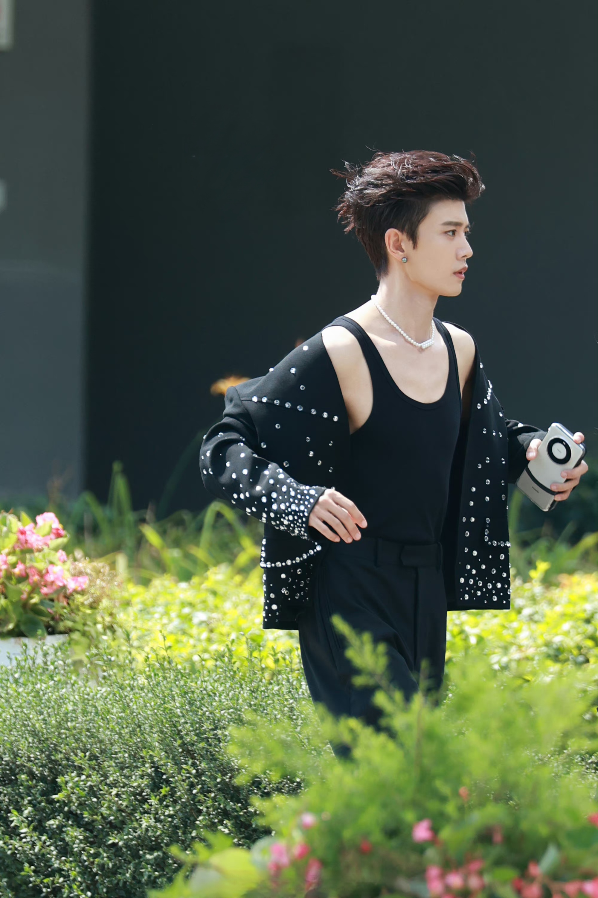 [鲜花]今日,tasaki 中国区品牌代言人任嘉伦的彩排生图路透