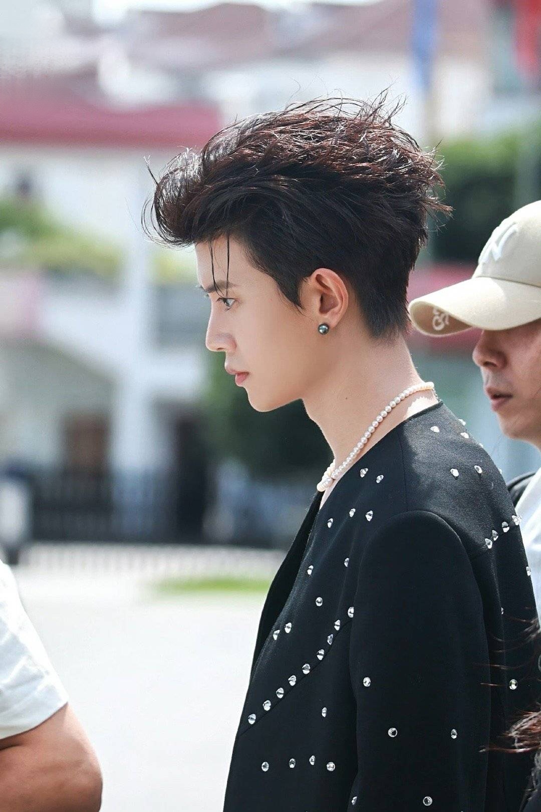 [鲜花]今日,tasaki 中国区品牌代言人任嘉伦的彩排生图路透