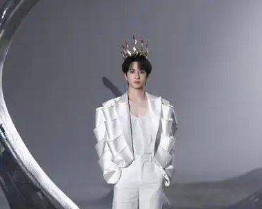 时代少年团第四张专辑「加冠」