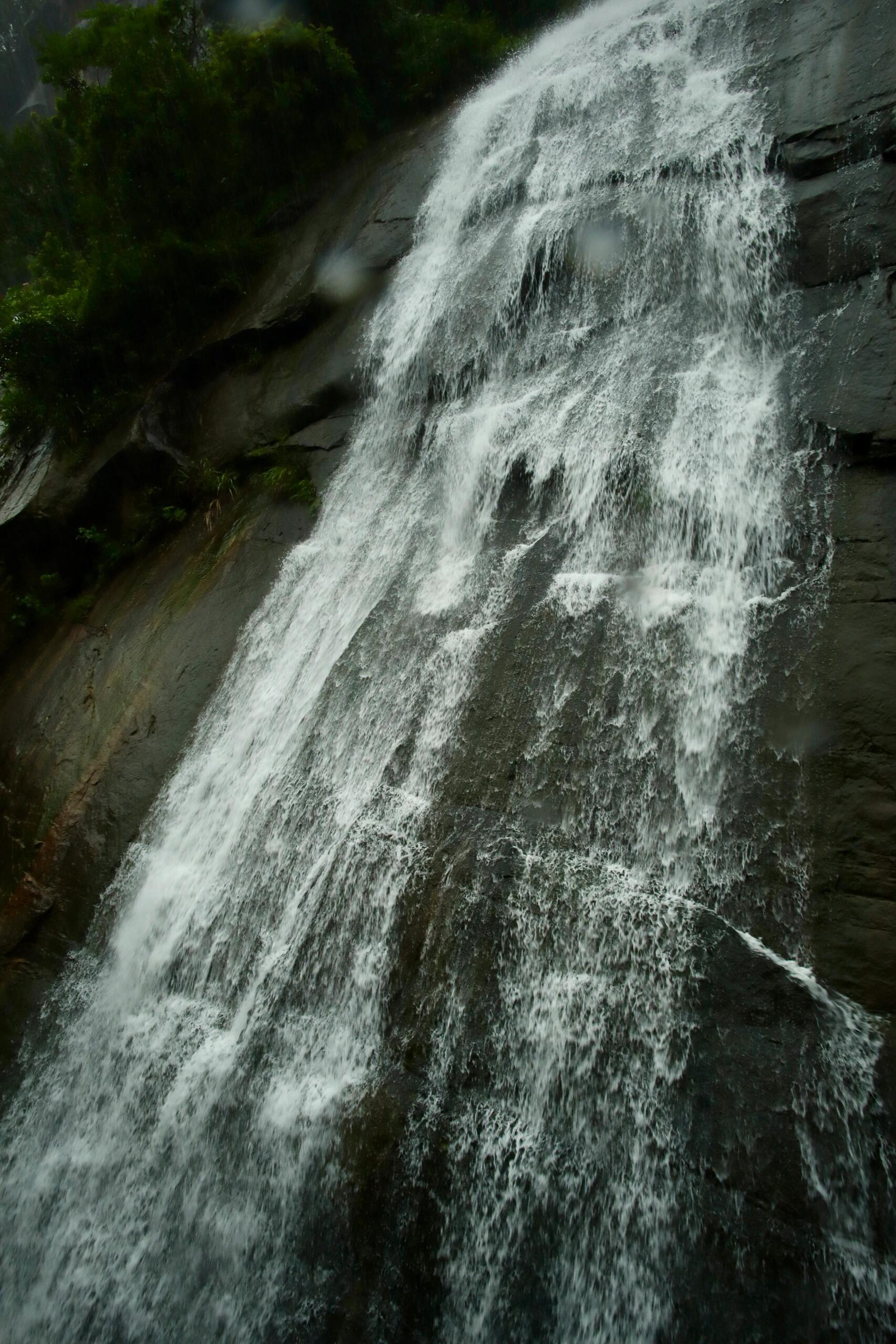 飞流直下三千尺,疑是银河落九天.望仙谷