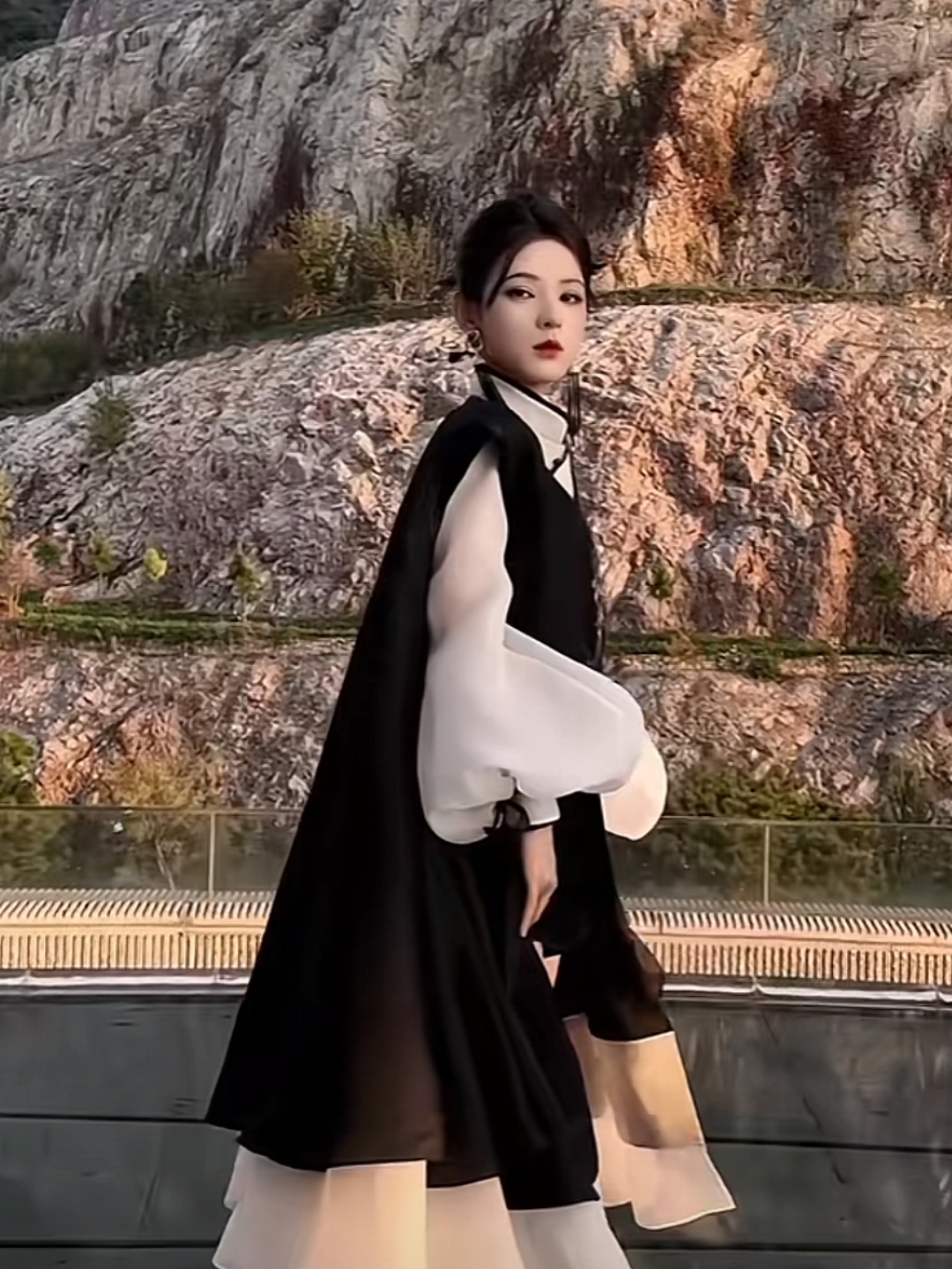 热点我来评#张予曦最新照片!妥妥的小说女主脸!