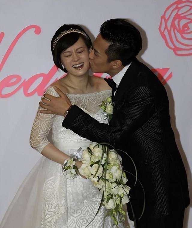 今天,孙俪发文庆祝与邓超举办婚礼第15年!