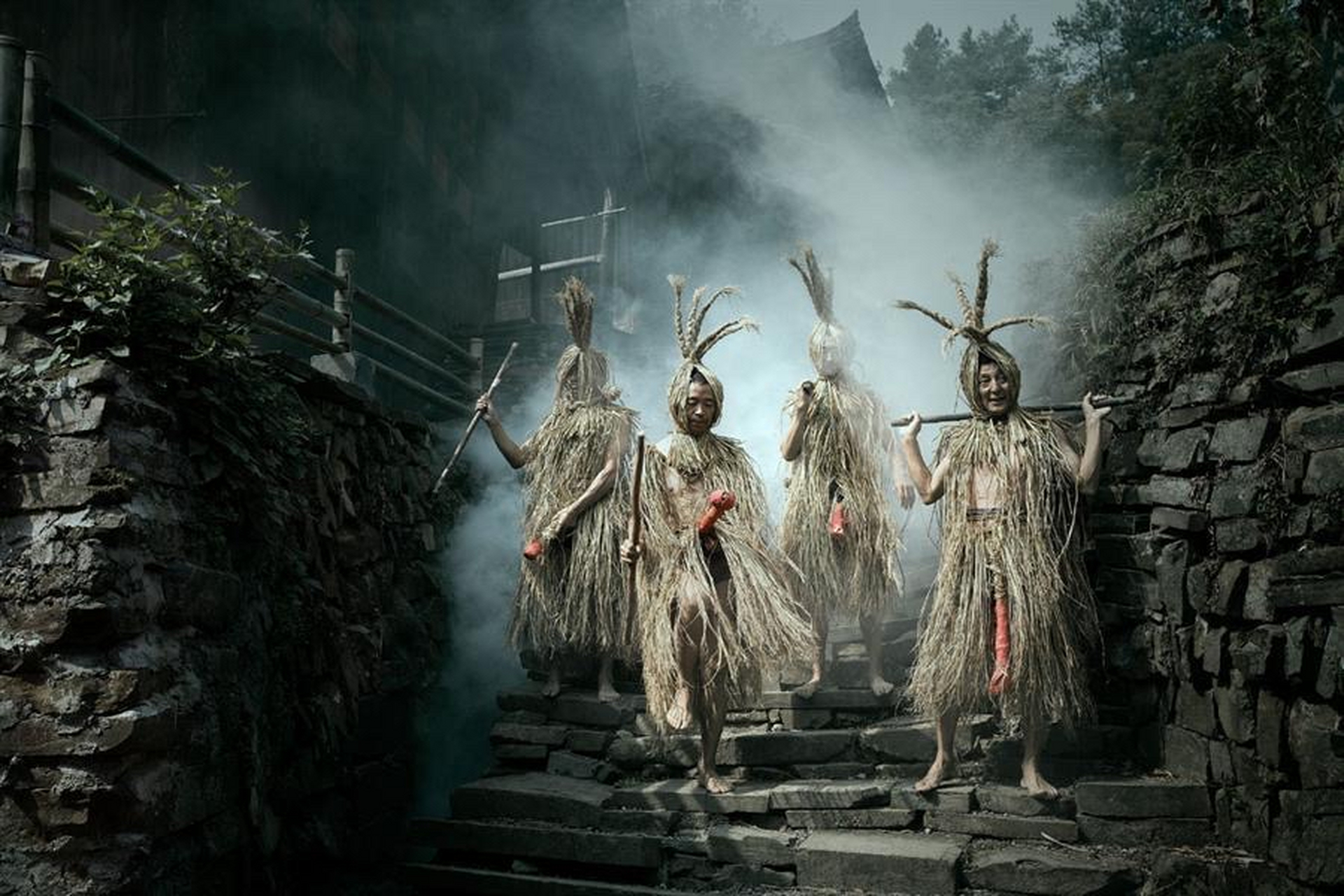 毛古斯舞产生于土家族祭祀仪式中,是湘西土家族一种古老的舞蹈形式