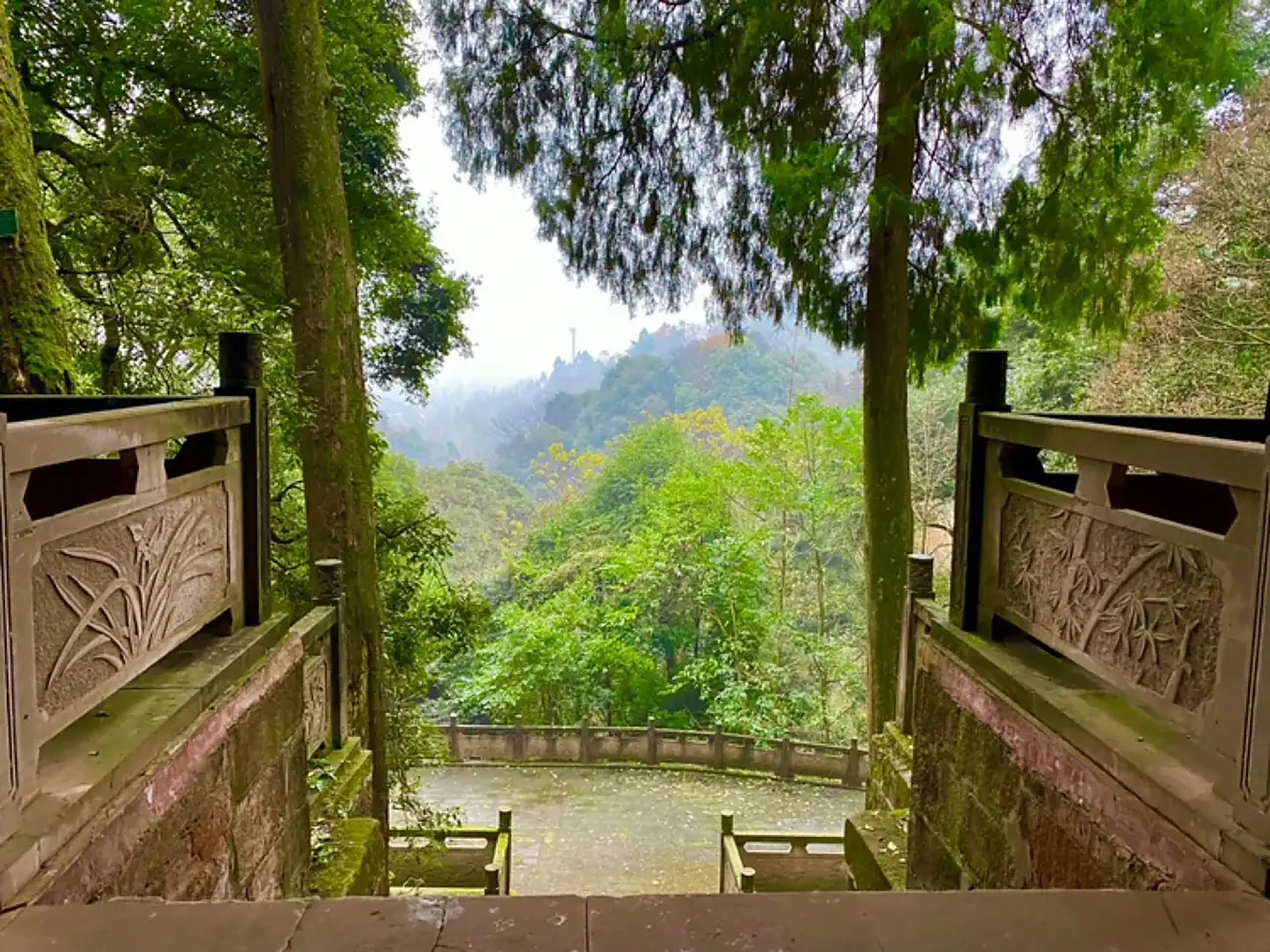崇州大明寺,深山藏古寺,非常幽静的地方.