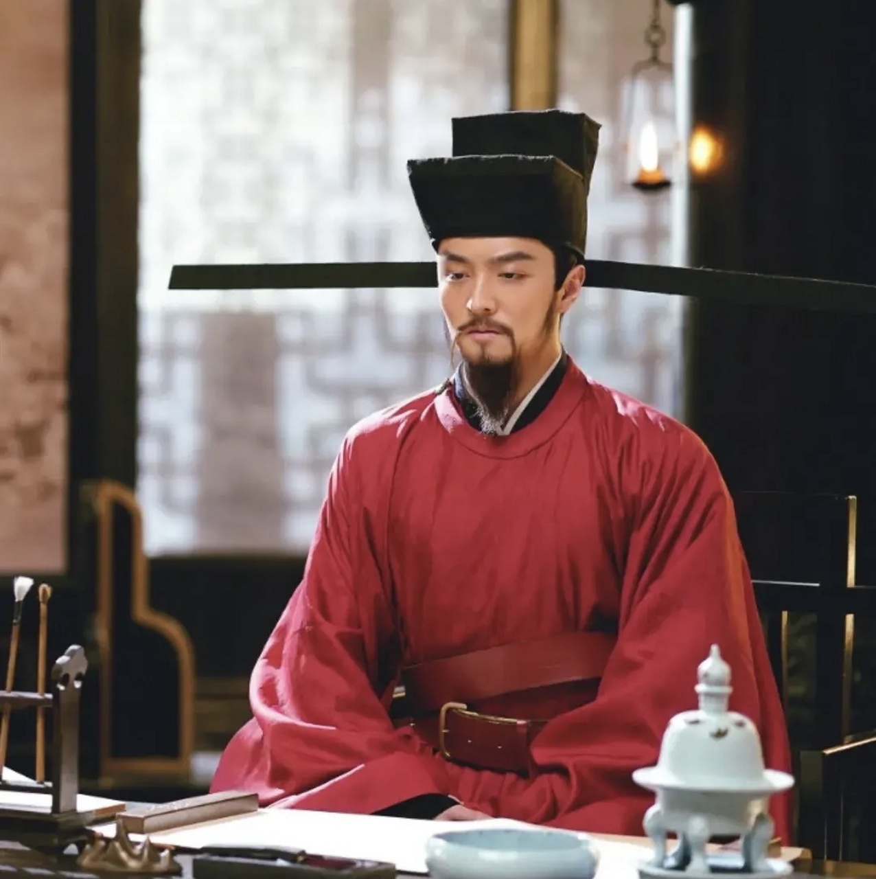 王安石之子王雱重病之后神志不清,经常责打妻子庞荻,王安石于心不忍