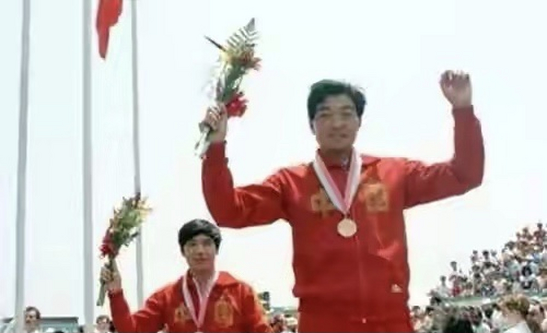 梅花牌运动服是我国最经典的运动品牌,由天津针织运动衣厂制造,到现在