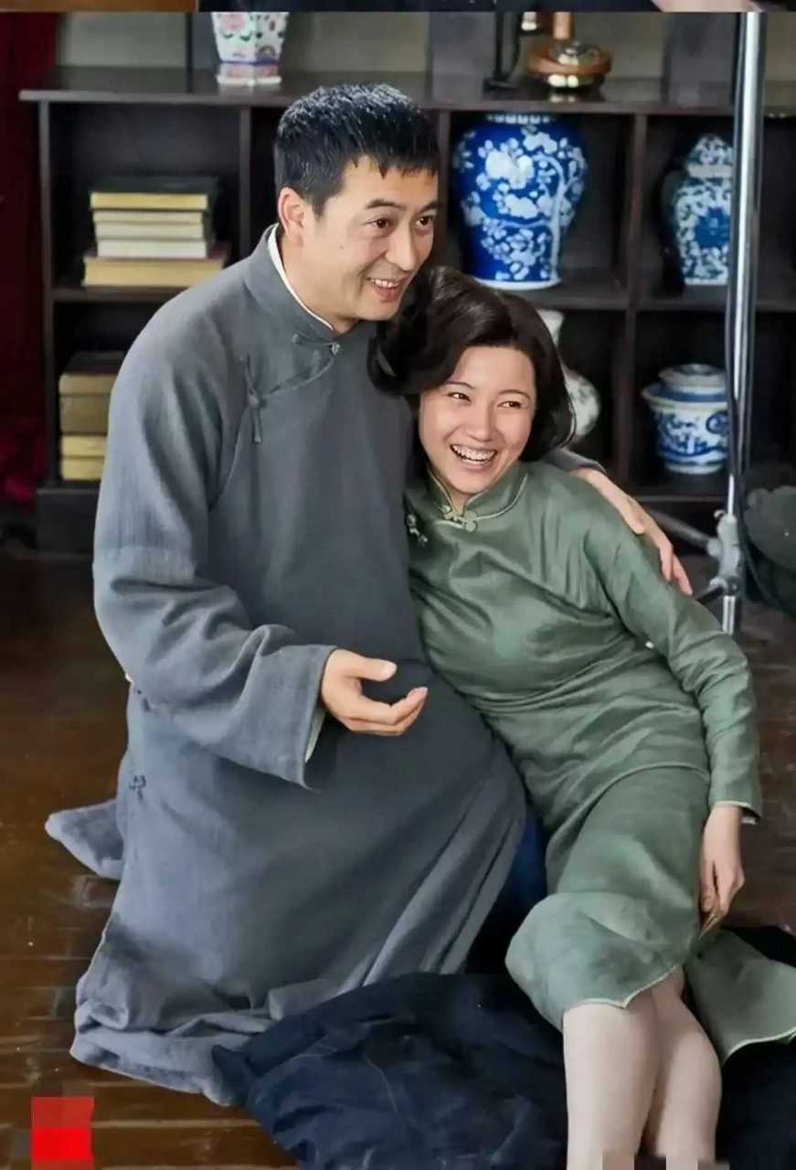 男的是张嘉译,女的是谁啊?