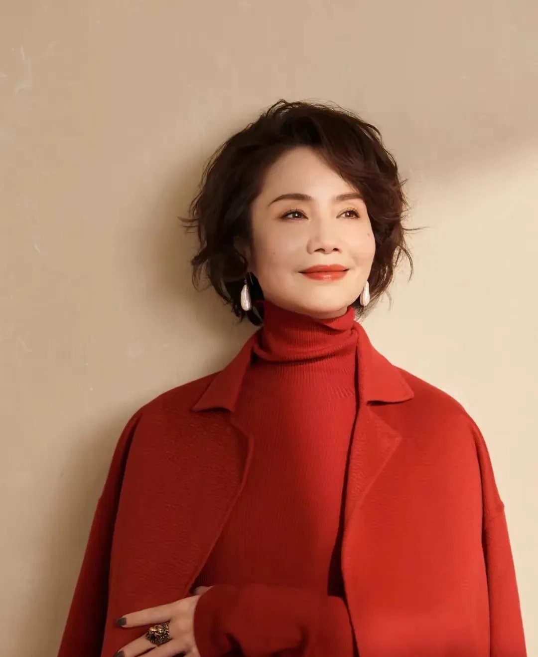 中央电视台主持人徐莉在退休时说:我一辈子在镜头前说过最多的两句话