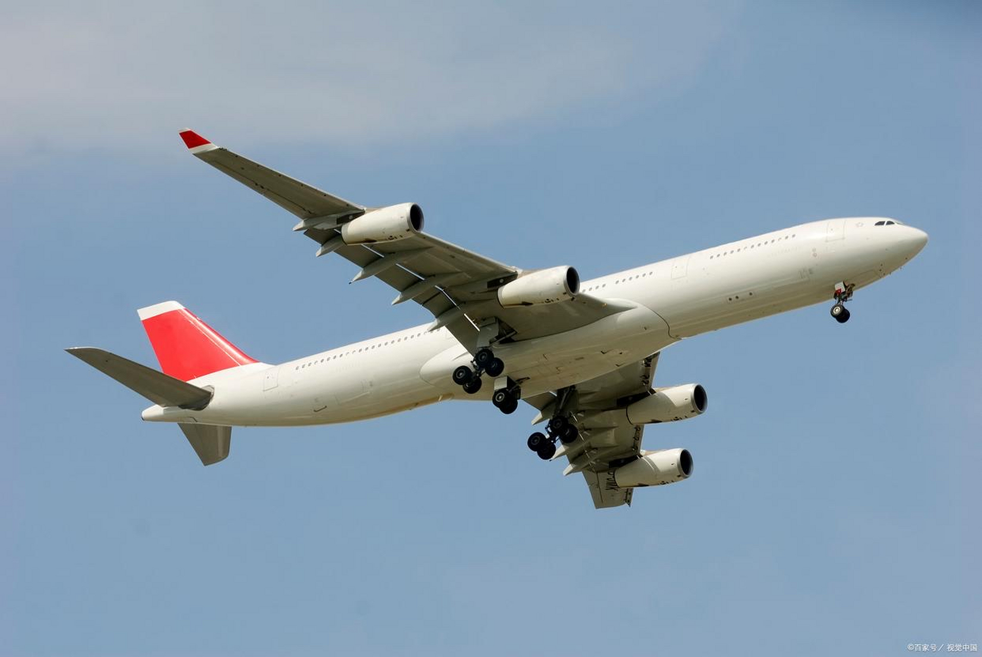 飞机起飞后机长心脏骤停 8月16日,一架从迈阿密飞往智利的波音787客机