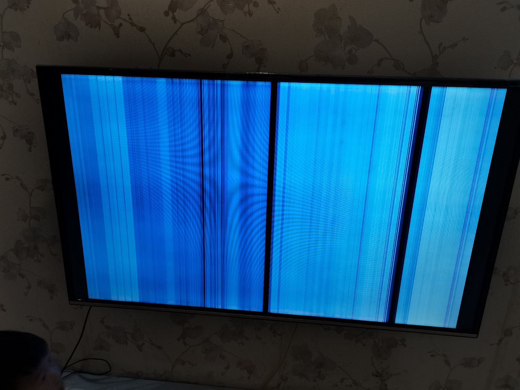 康佳的液晶电视出现竖条蓝屏是什么原因呢