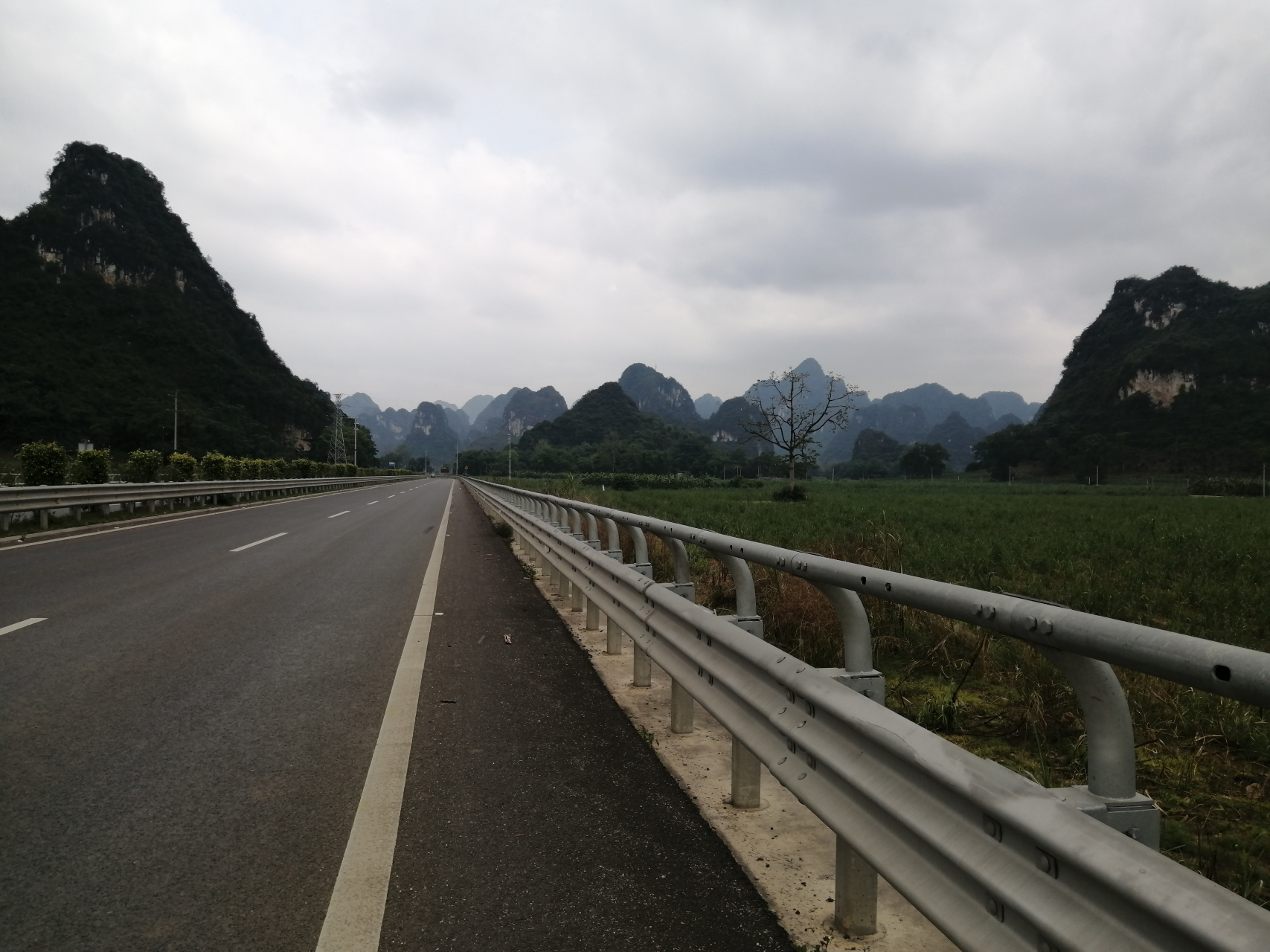 广西最美公路,风景不输桂林!