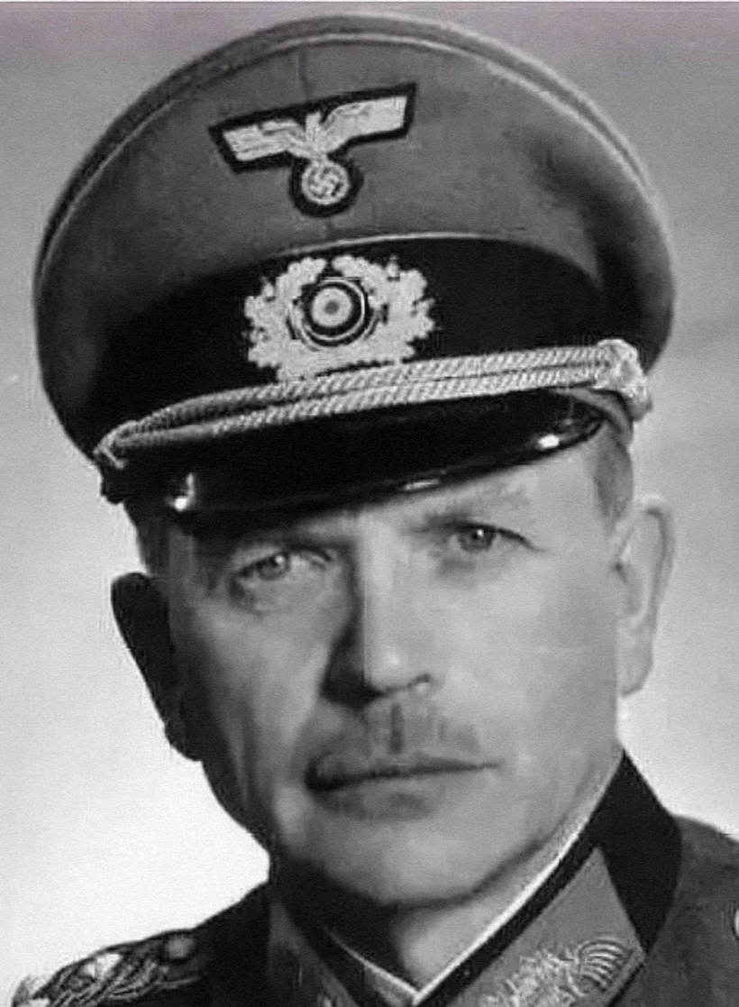 二战纳粹德国三大名将:   曼施坦因(闪电伯爵)   古德里安(闪击怪杰)