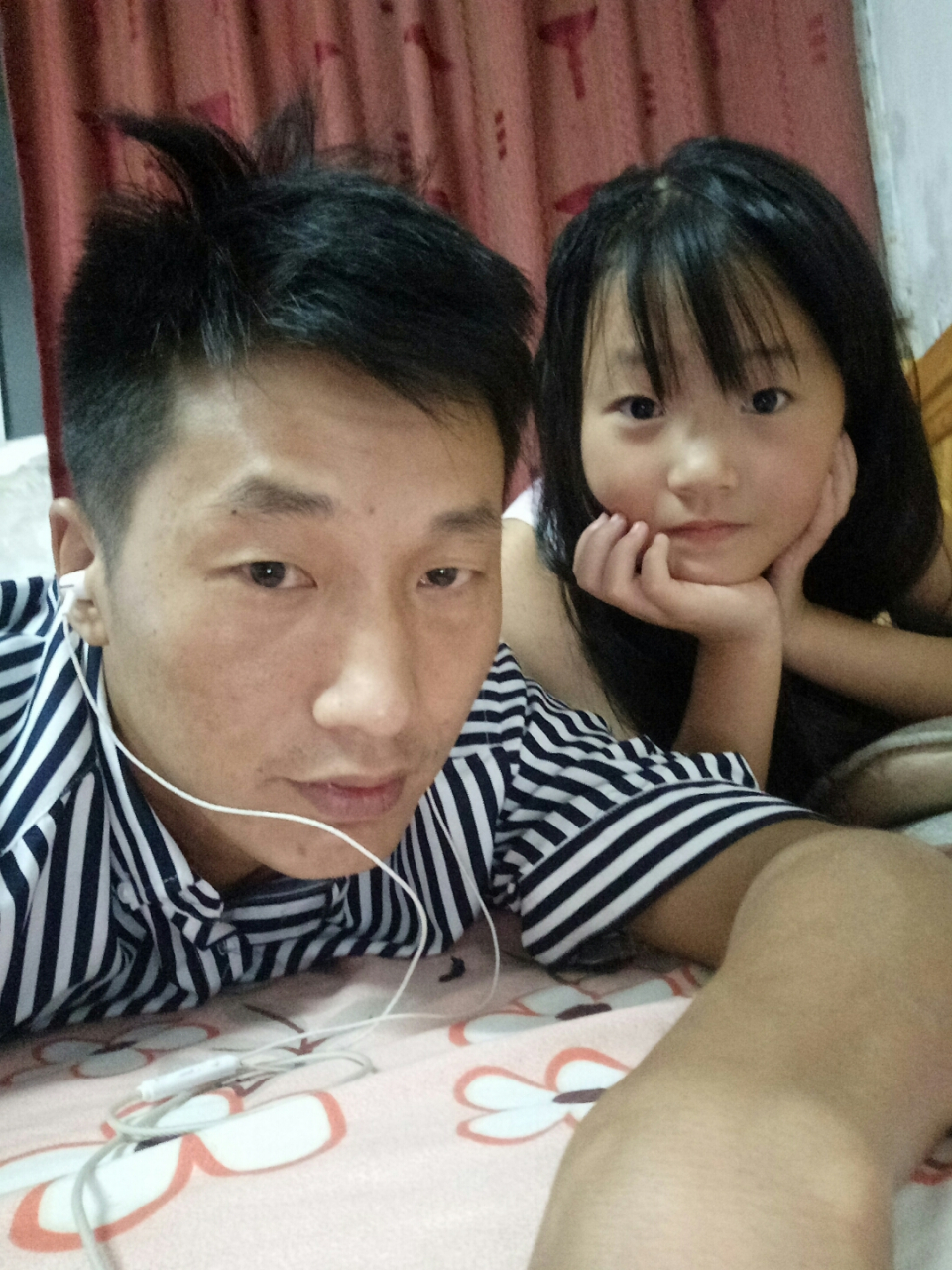 转眼间我们都长大了,真是岁岁年年,花相似,年年岁岁人不同啊,真是岁月